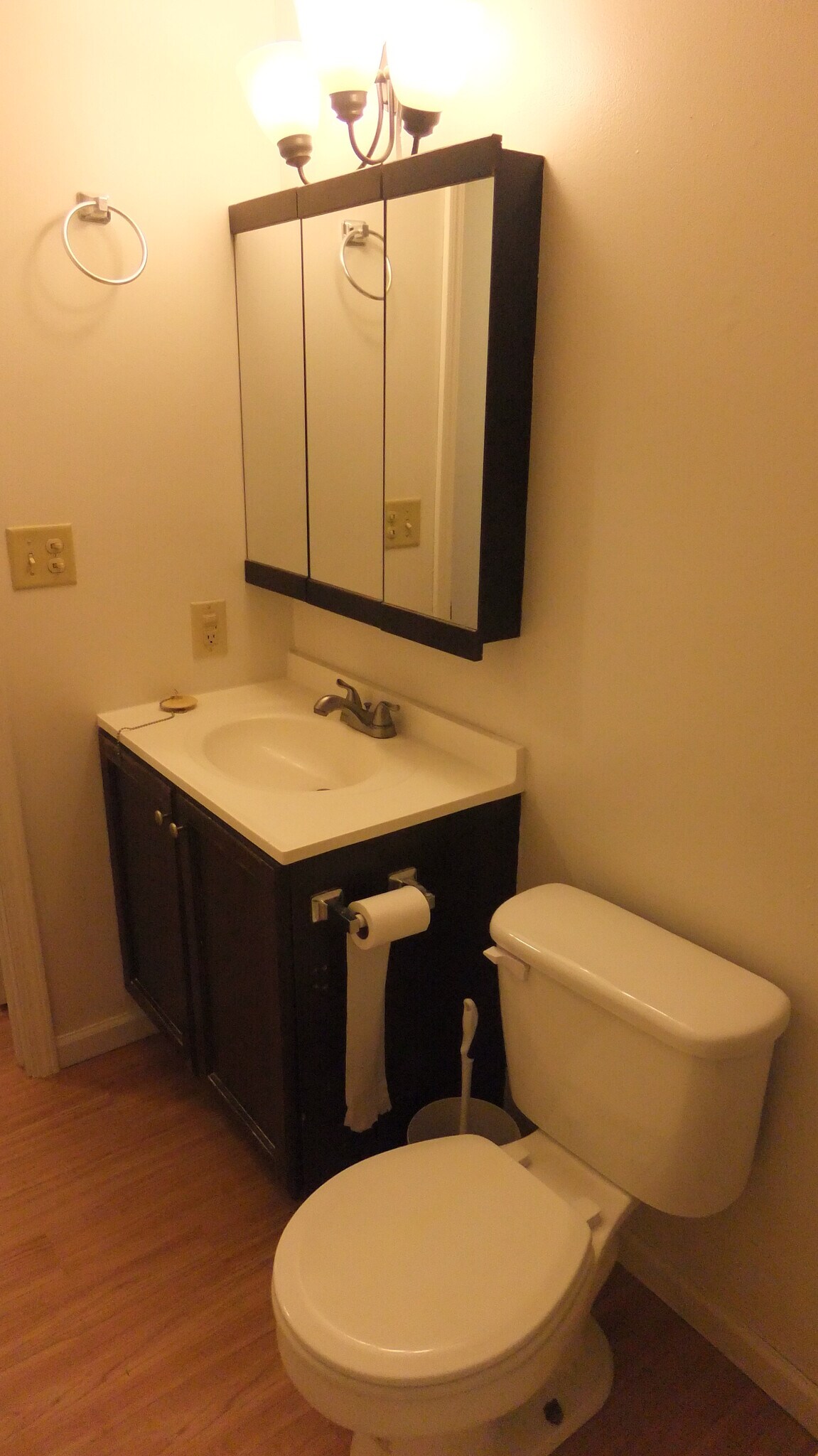 Bath vanity - 607 W North St