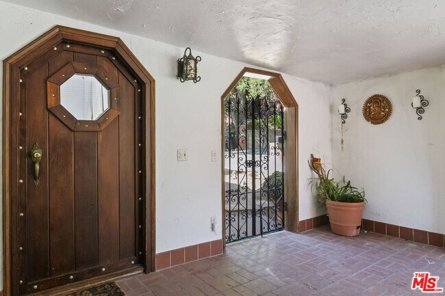 Building Photo - 4322 Ensenada Pl