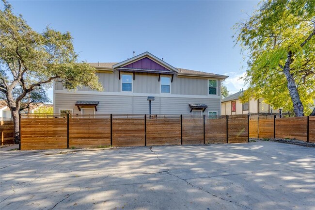 Building Photo - 5701 Cougar Dr