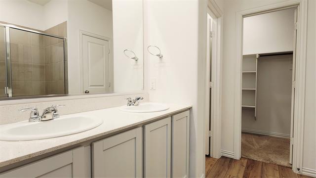 Building Photo - 3805 Thomas Plns Dr