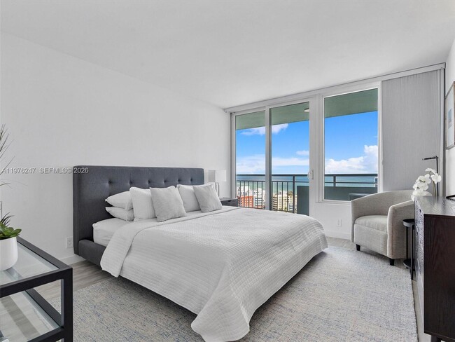 Building Photo - 400 South Pointe Dr