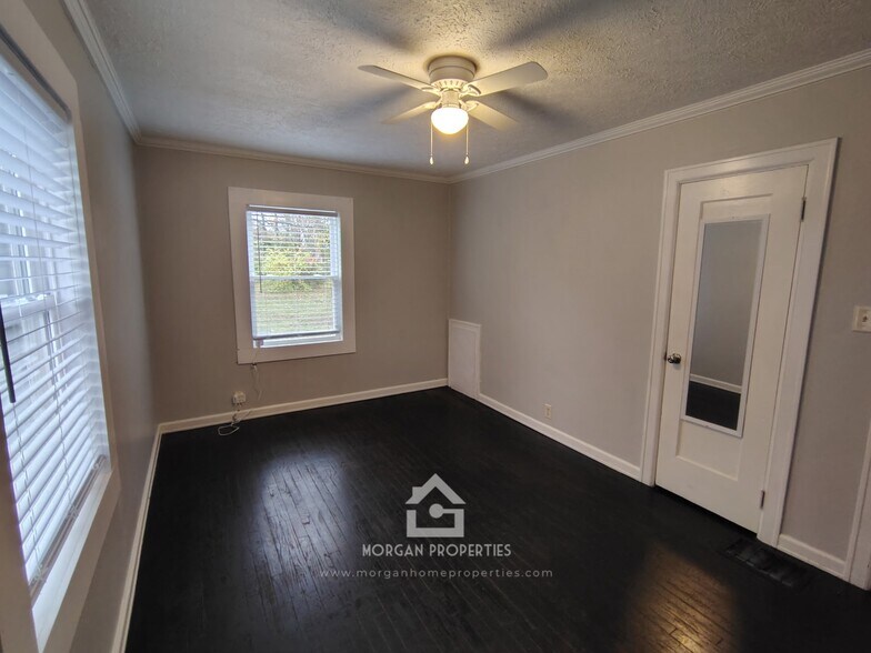 Building Photo - 2324 W 12th St