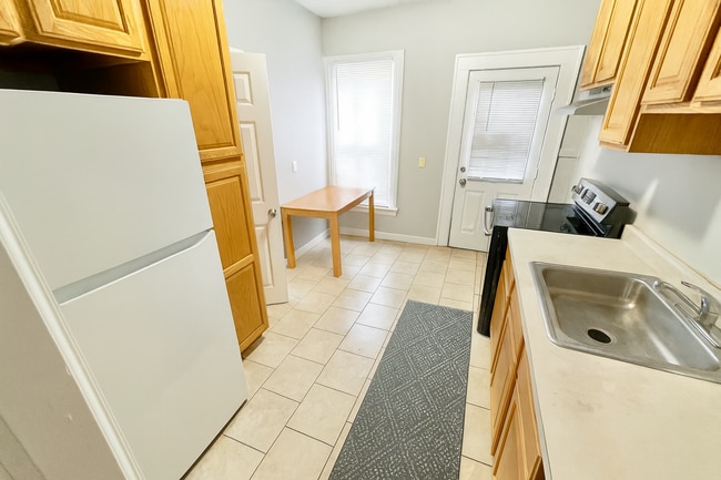 Building Photo - Varsity Management