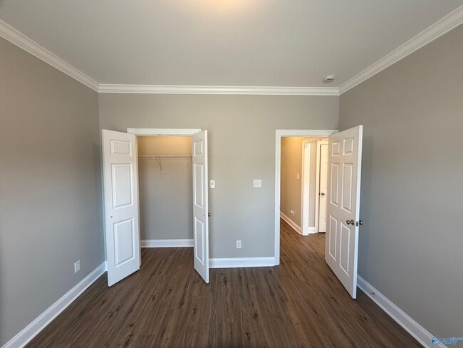 Building Photo - 945 Tracey Ln