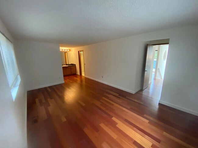 Building Photo - 4Bd/2.5Ba Kirkland House