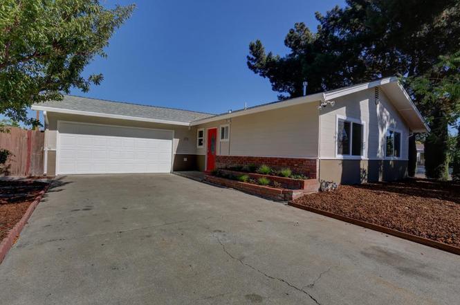 Driveway/ Entrance - 373 DAYTON AVE