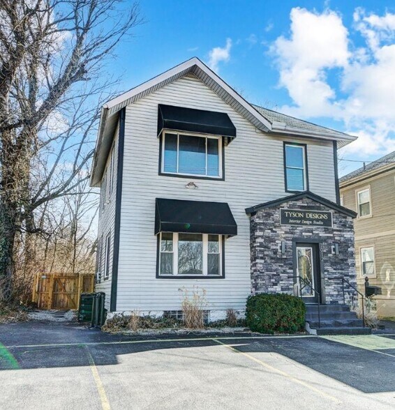Building Photo - 7012 Plainfield Rd