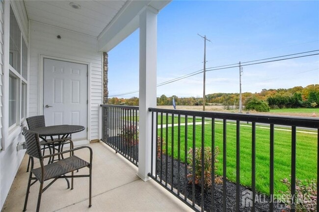 Building Photo - 425 Tavern Rd