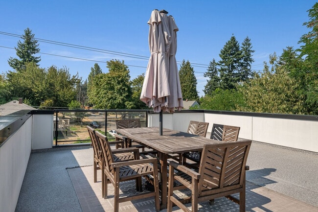 Building Photo - 10404 2nd Pl SW