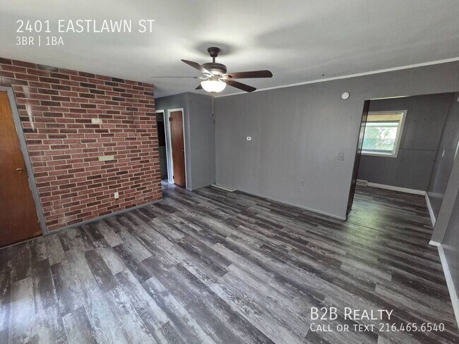 Building Photo - 2401 Eastlawn St