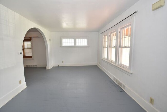 Building Photo - River Park Charming 3 bedroom Single Famil...