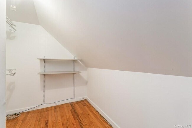 Building Photo - 80 Broadway