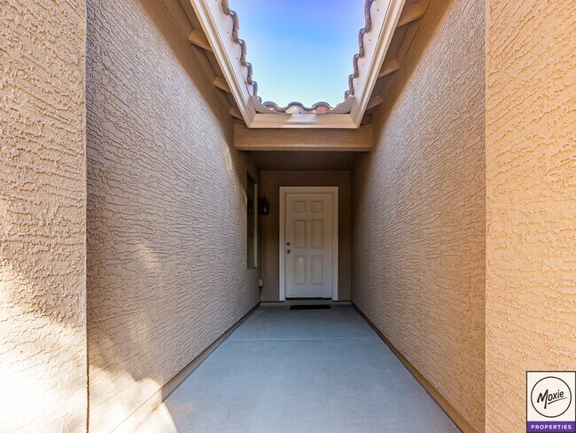 Building Photo - 25550 W Beth Dr