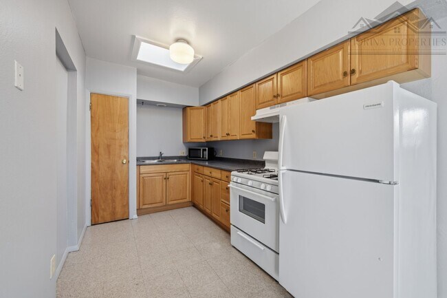 Building Photo - 1501 Pso De La Conquistadora