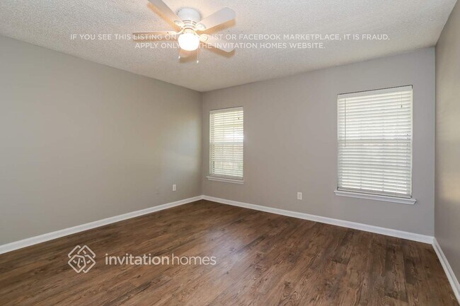 Building Photo - 1736 Northglen Cir