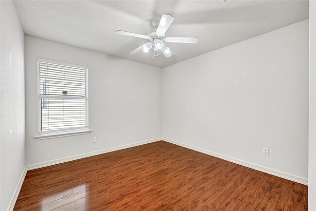 Building Photo - 10823 Coral Garden Ln