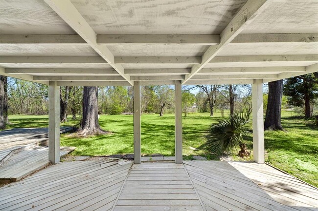 Building Photo - 7710 Antoine Dr