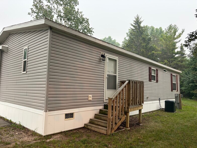 Building Photo - 1539 Huron Ct