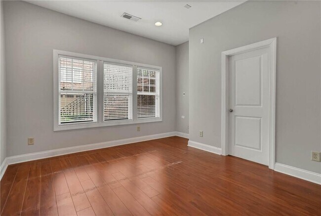 Building Photo - 3026 Eltham Pl
