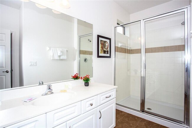 Building Photo - 2666 Rosemont Cir