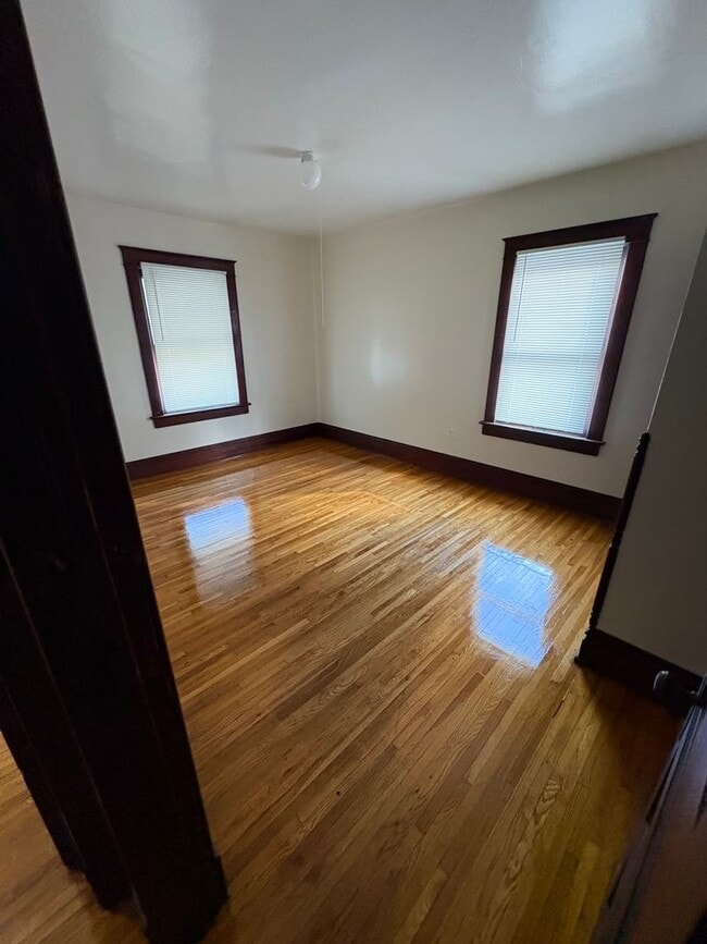 Building Photo - Large 3 bedroom house available