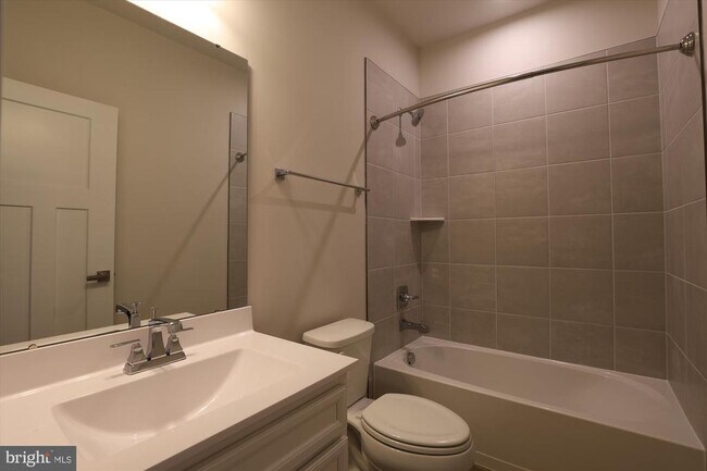 Building Photo - 14076 Sunrise Valley Dr