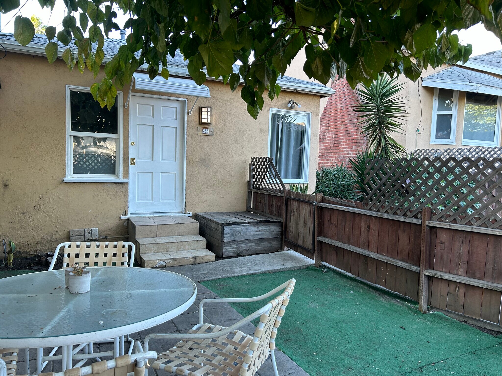 Building Photo - 245 W Elm Ave