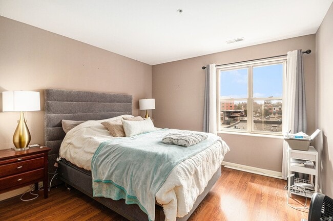 Building Photo - 57 E Hattendorf Ave