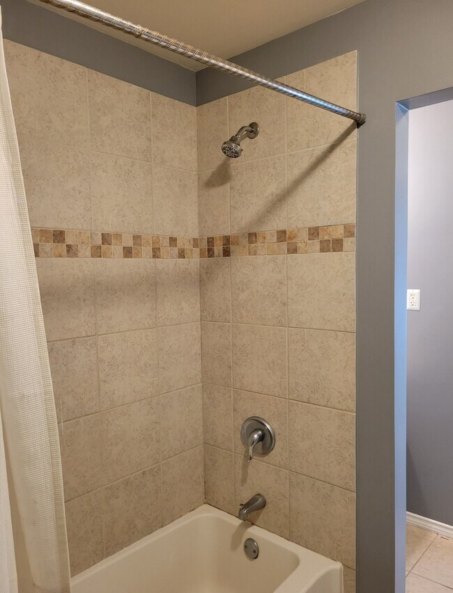 Building Photo - 4206 Gardendale Dr