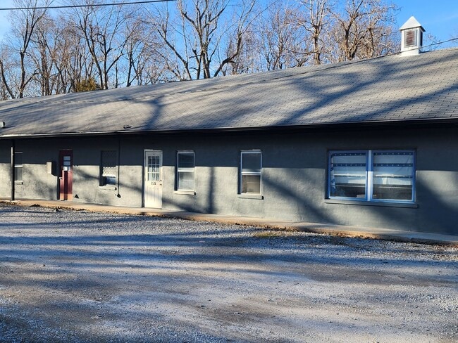 Building Photo - 1531 E 5th St