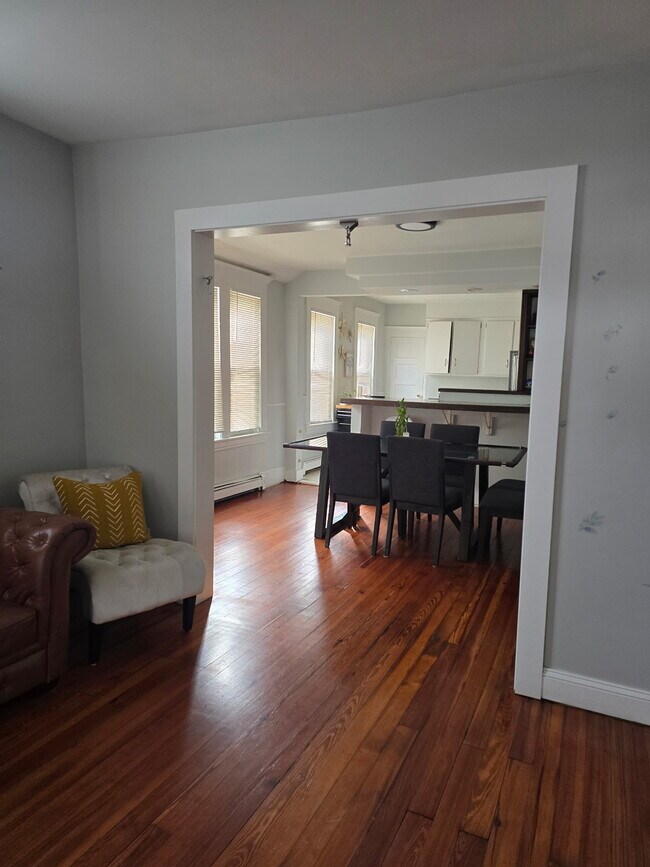 Building Photo - 175 Wilson St