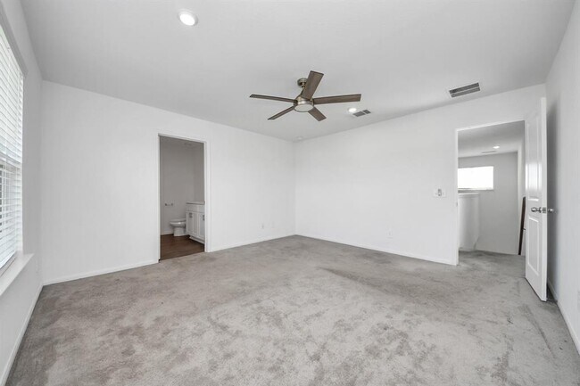 Building Photo - 23415 Pagoda Oak Dr