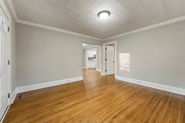 Building Photo - 602 Doby St