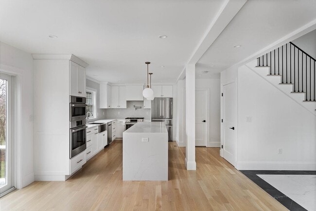 Building Photo - 45 Lakeview Ave