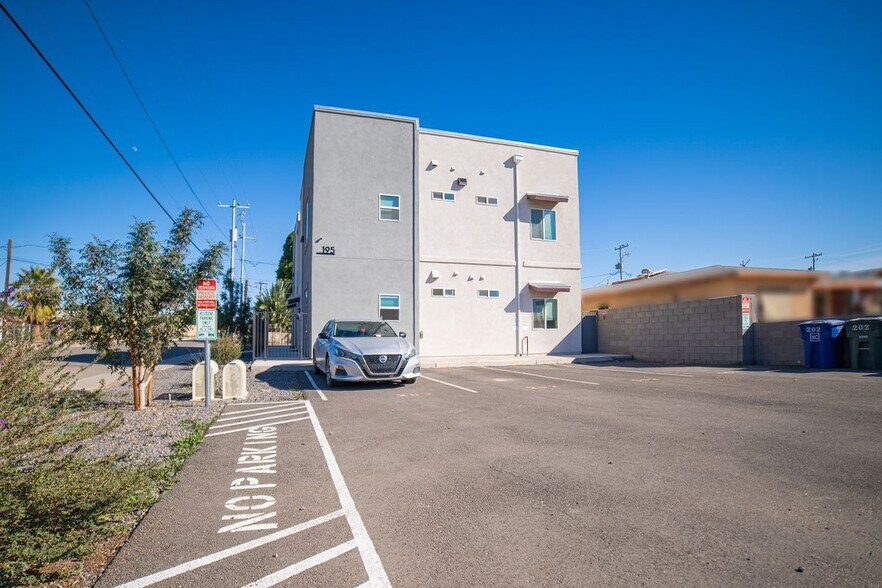 Building Photo - 195 N 17th Ave