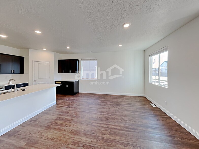 Building Photo - 7413 S Copper Rim Dr