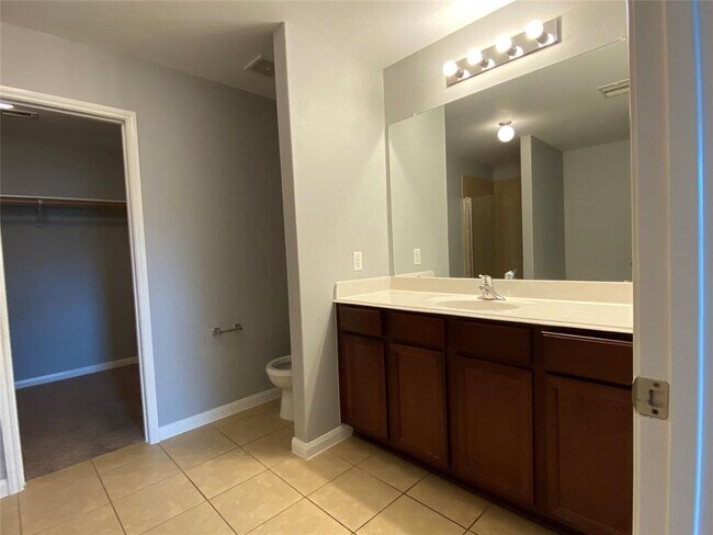 Building Photo - 20506 Humble Brook Dr
