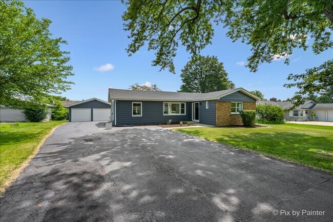 Building Photo - 355 Hilltop Dr