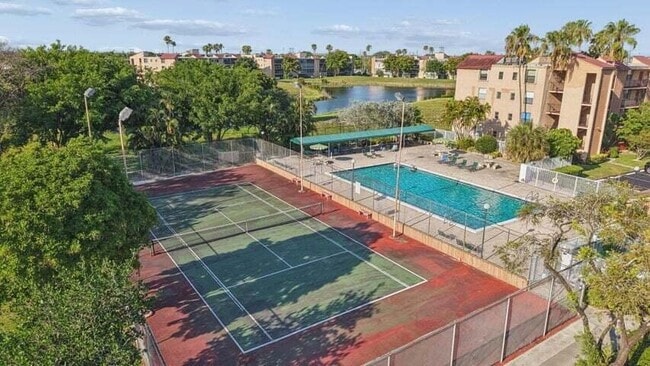 Building Photo - 370 NW 76th Ave