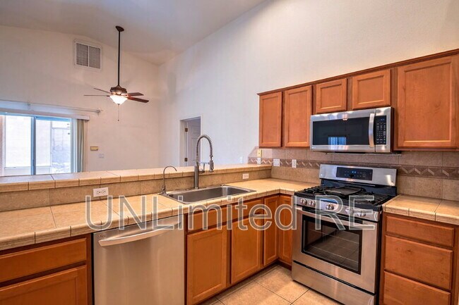 Building Photo - 4926 Mesa Blanca Way