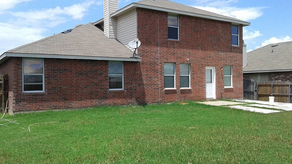 Building Photo - Room in House on W Grove Ln