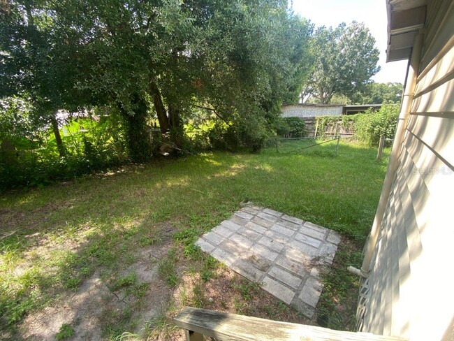 Building Photo - 10415 Gloria St