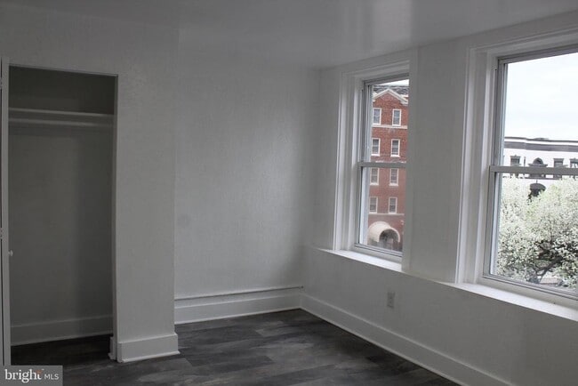 Building Photo - 1204 Monroe St NW