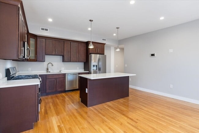 Building Photo - 151 Clark St