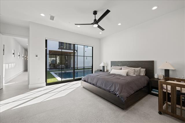 Building Photo - 5839 Richmond Ave