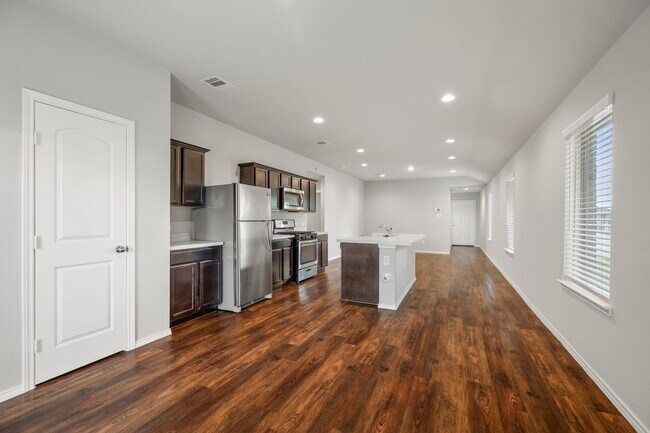 Building Photo - 2354 Otter Falls Dr