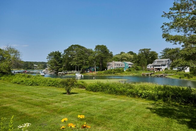 Building Photo - 9 Riverview Dr