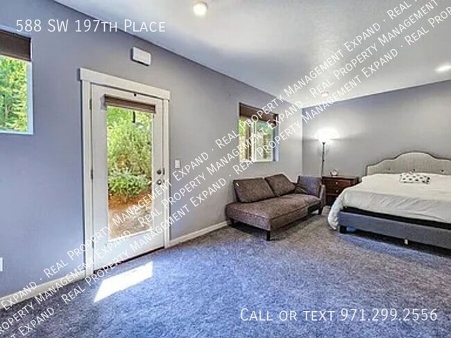 Building Photo - 588 SW 197th Pl