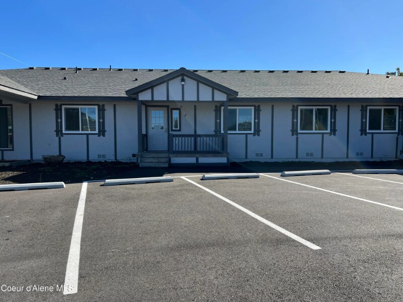 Building Photo - 140 Railroad Ave