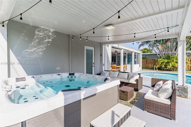 Building Photo - 4212 Van Buren St